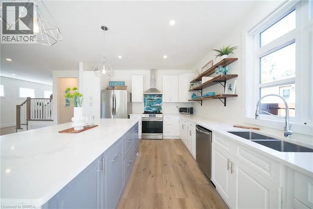 38 LAKEVIEW Avenue