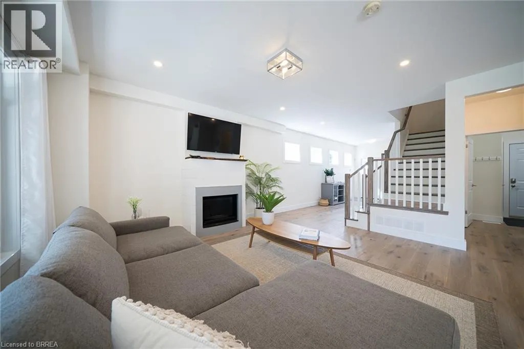 38 LAKEVIEW Avenue