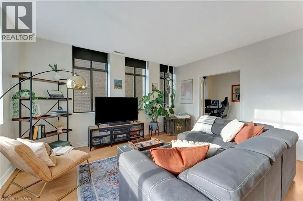 36 JAMES Street S Unit# 701, #701