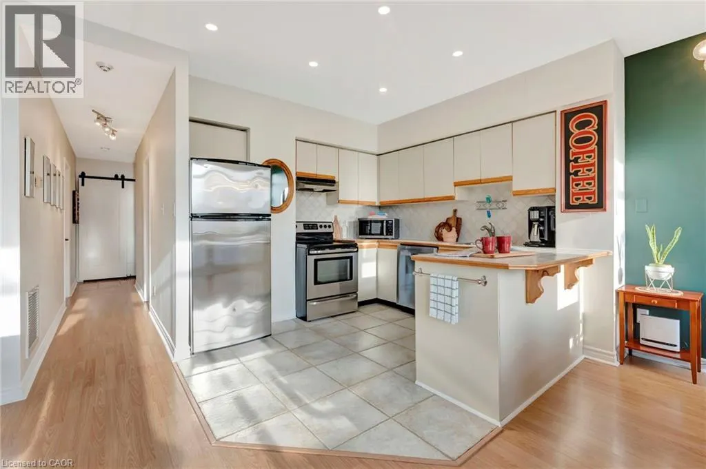 36 JAMES Street S Unit# 701, #701