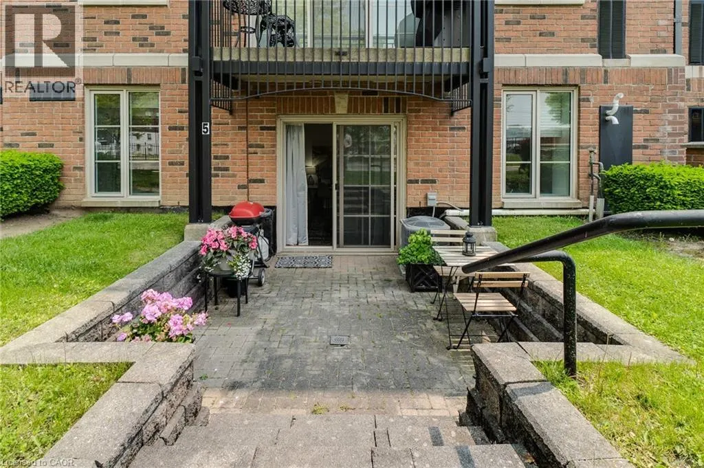 262 DUNDAS Street E Unit# 105, #105