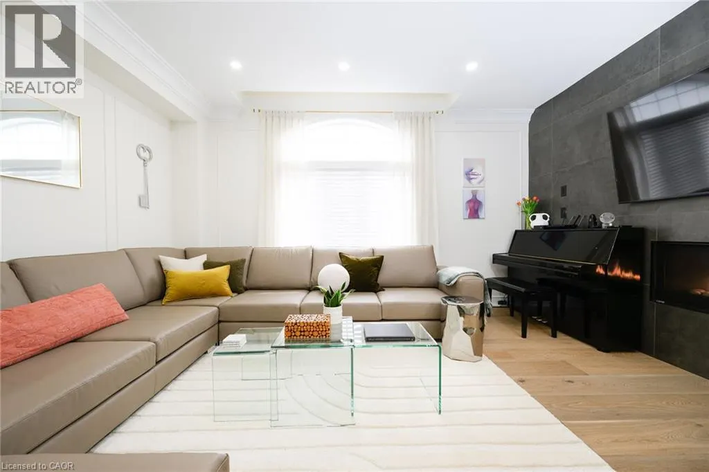 270 MAIN Street W Unit# 9, #9