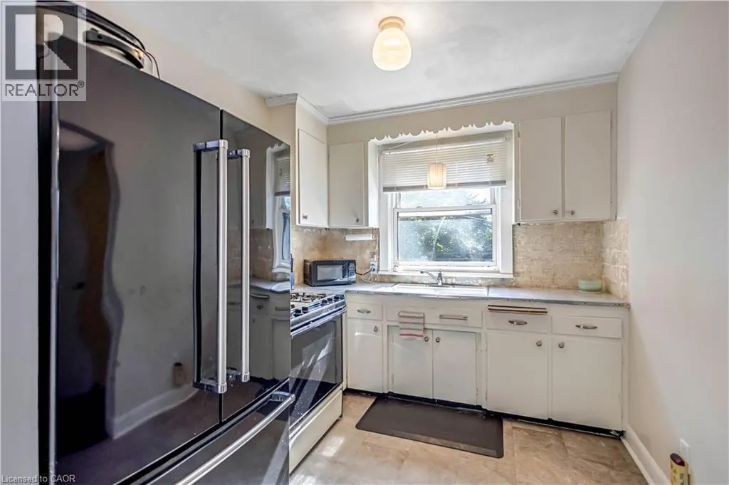 487 EAST 37TH Street