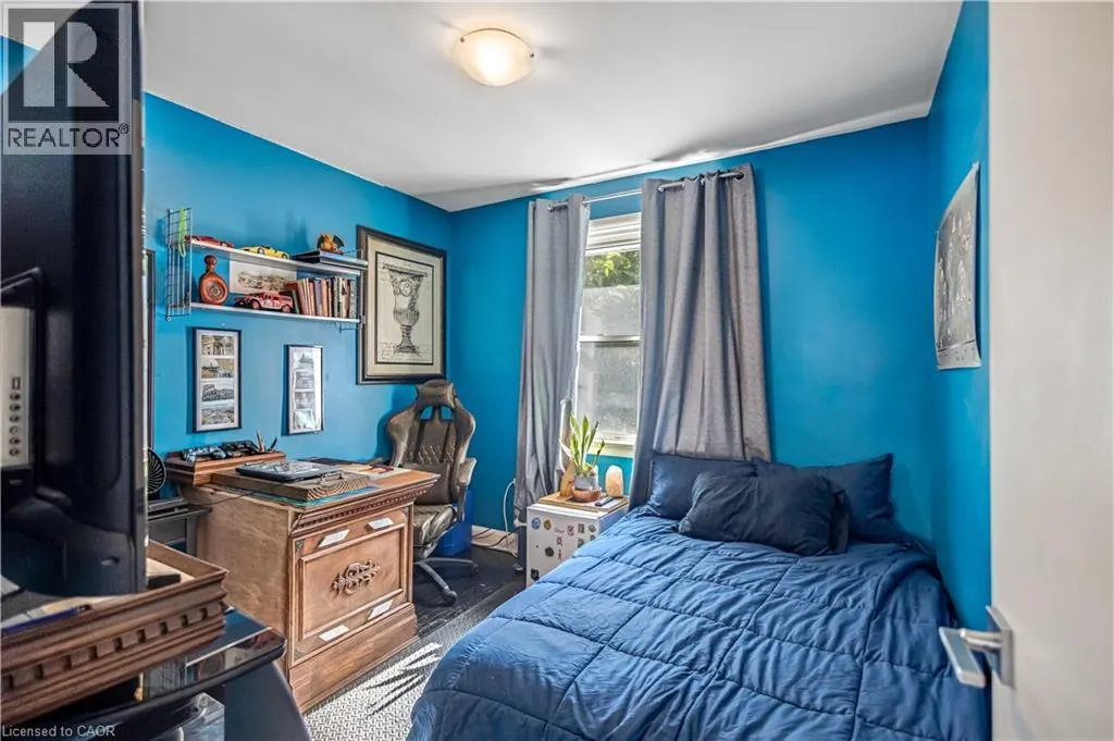 487 EAST 37TH Street
