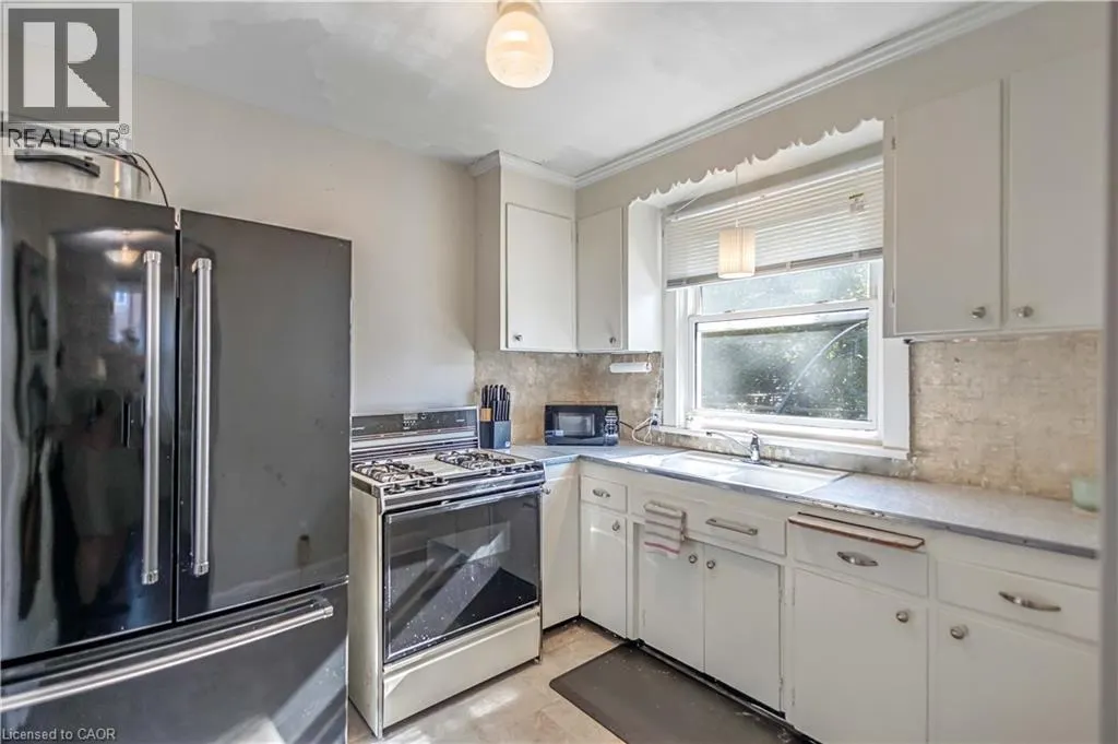 487 EAST 37TH Street