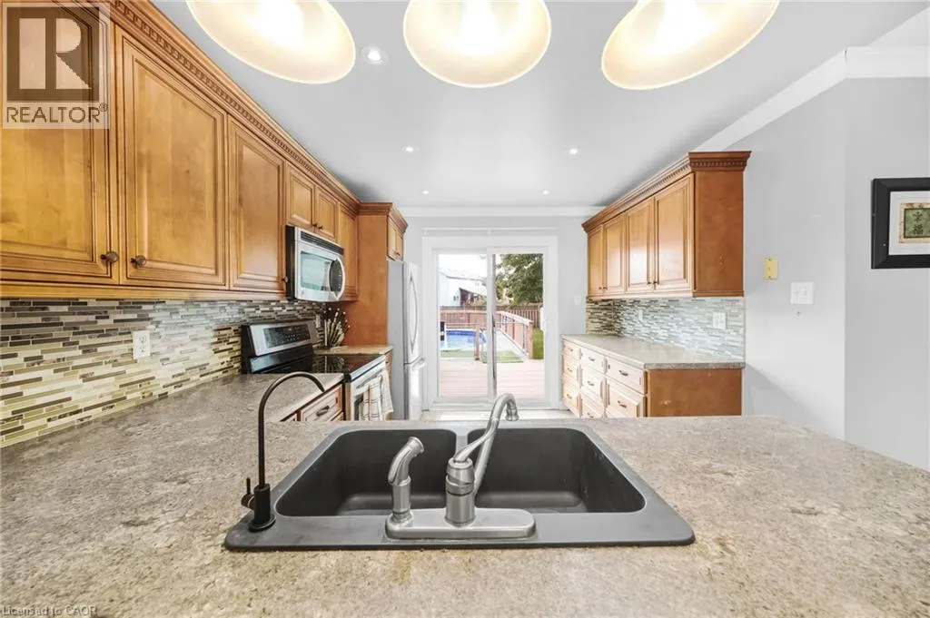 79 MCCARTHY Crescent