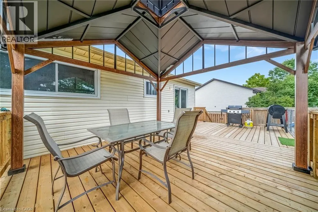 79 MCCARTHY Crescent