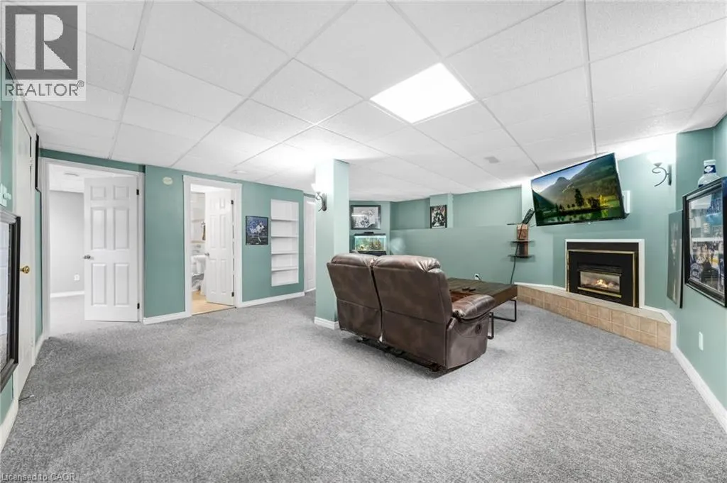 79 MCCARTHY Crescent