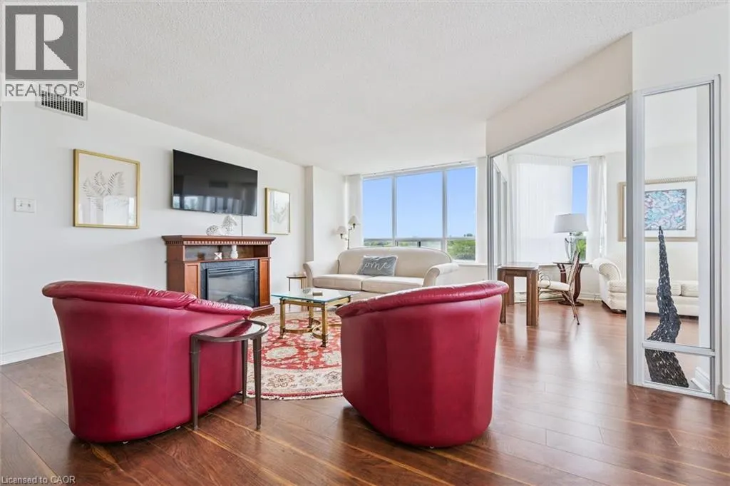 6 WILLOW Street Unit# 702, #702