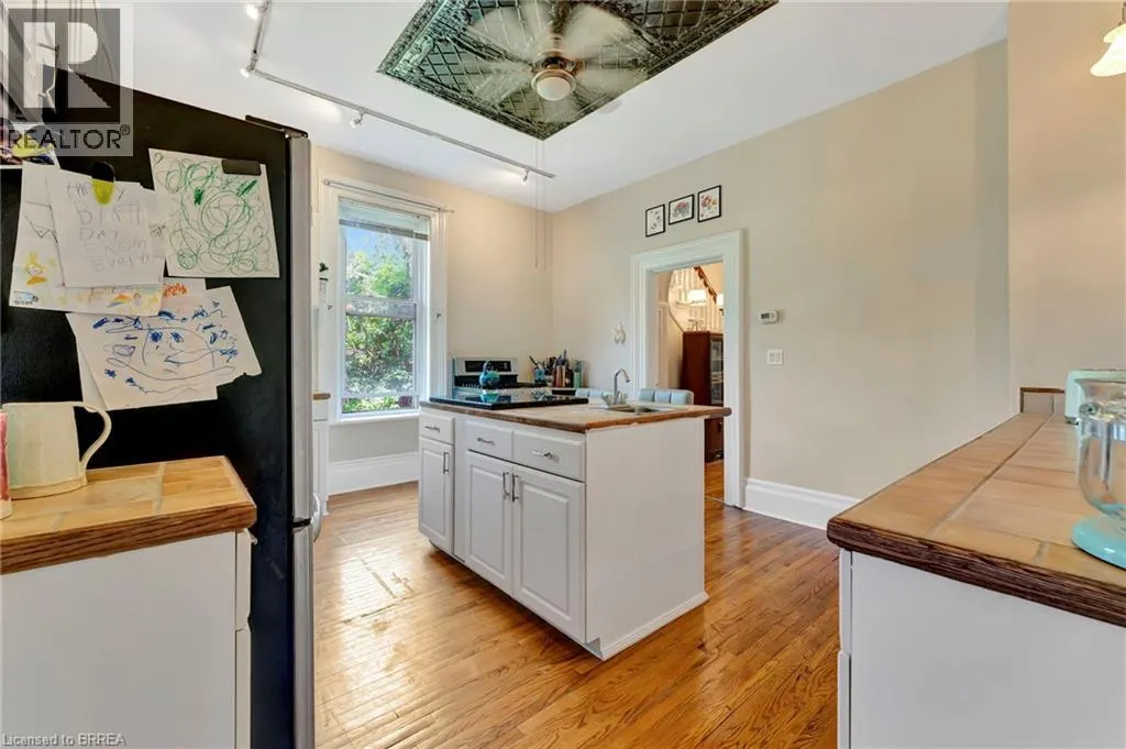 16 STOVER Street S