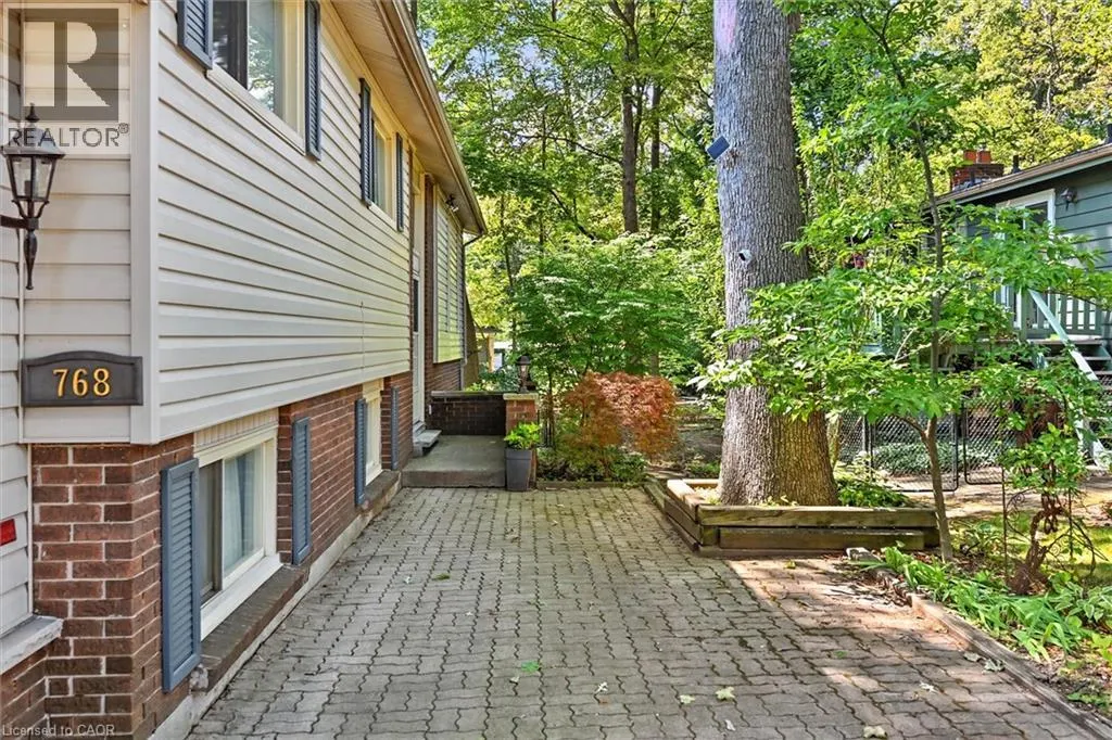 768 KING Road