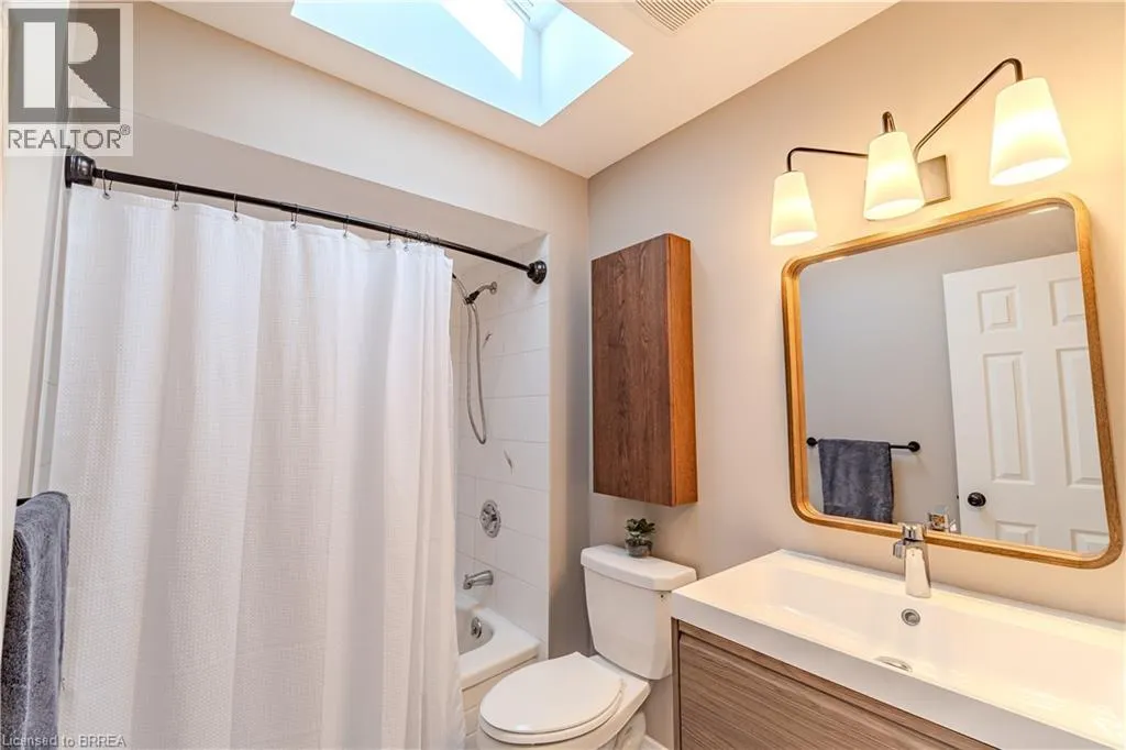 4 MACBRIDE Court