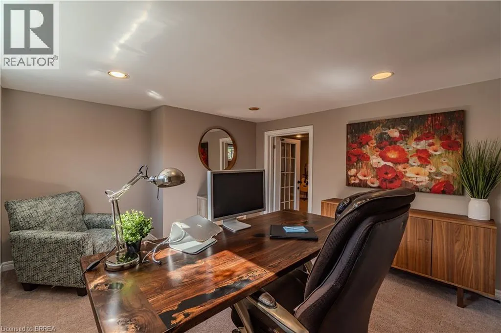 4 MACBRIDE Court