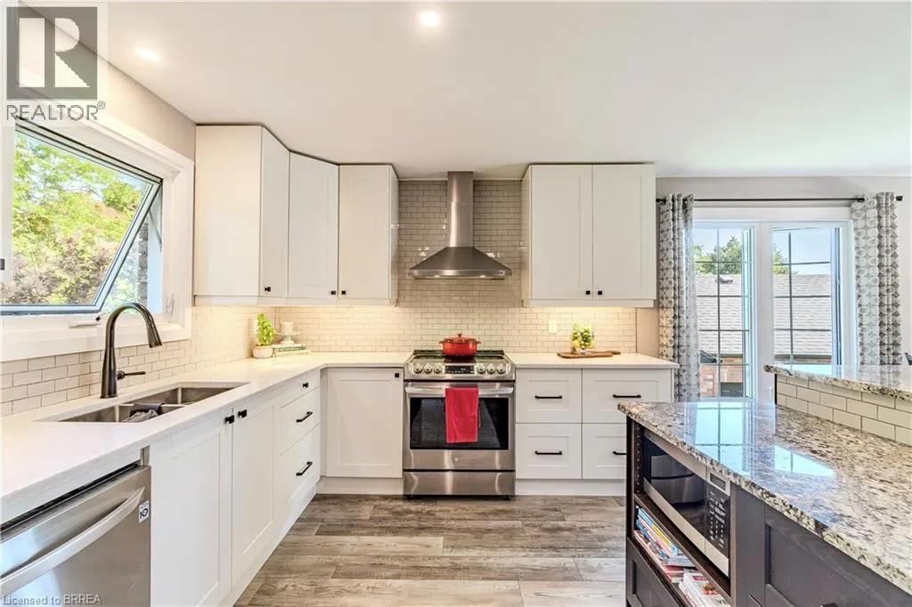 4 MACBRIDE Court