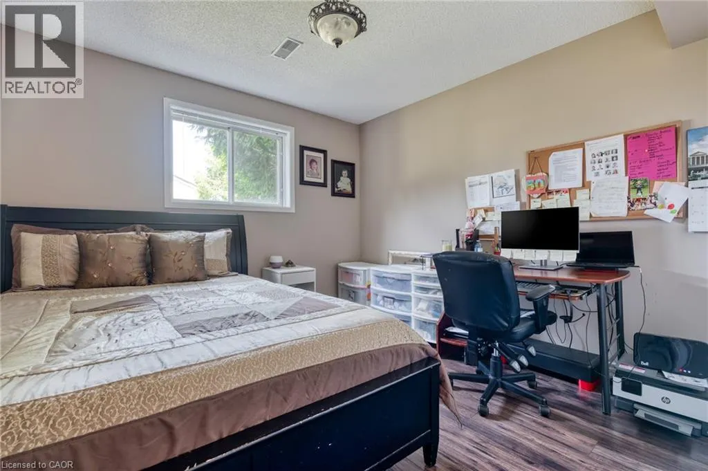 13 LONEOAK Crescent