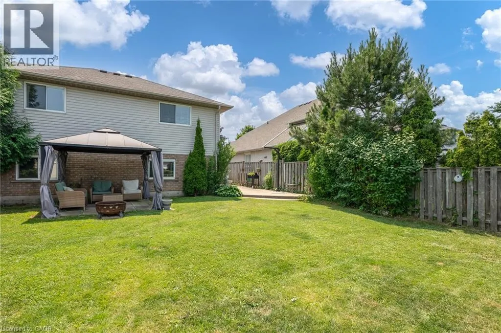 13 LONEOAK Crescent