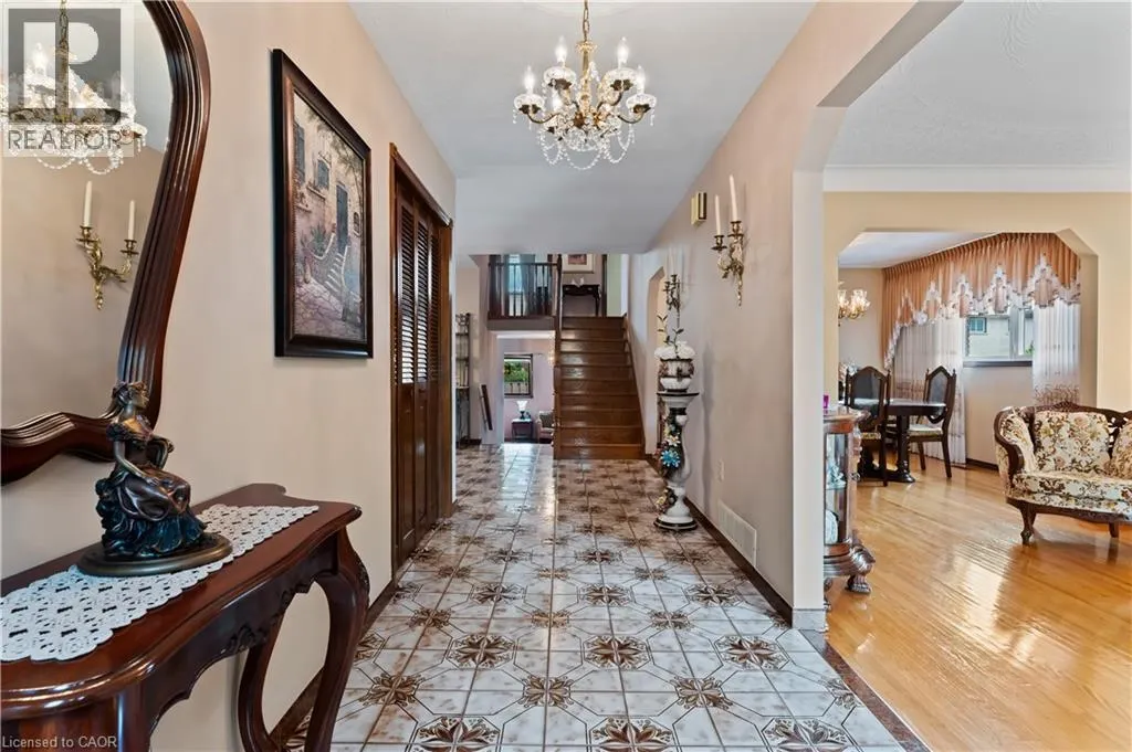 14 VALROSE Drive