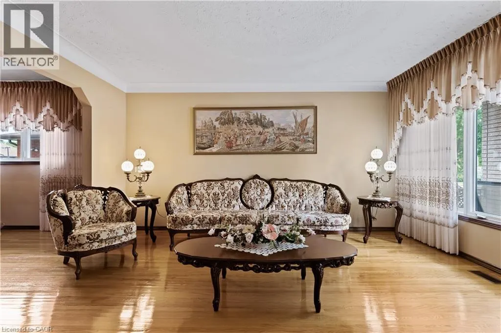 14 VALROSE Drive