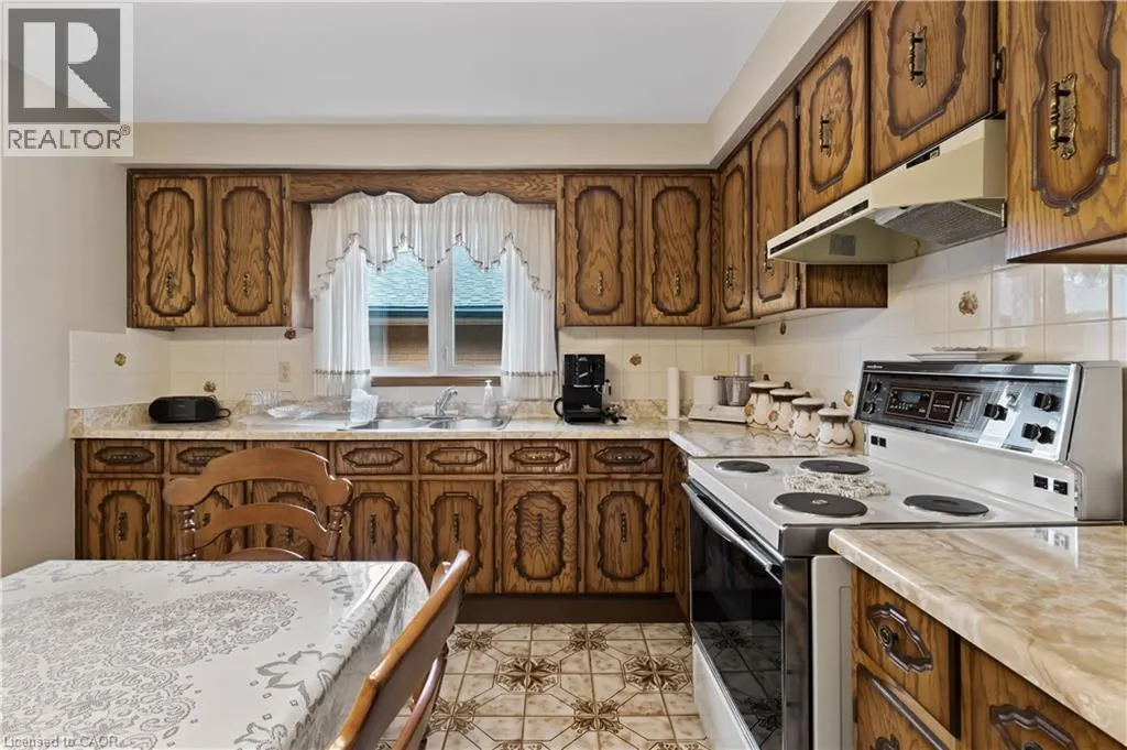 14 VALROSE Drive