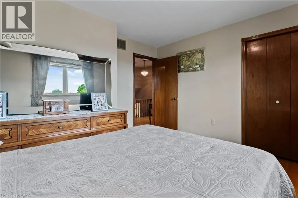 14 VALROSE Drive