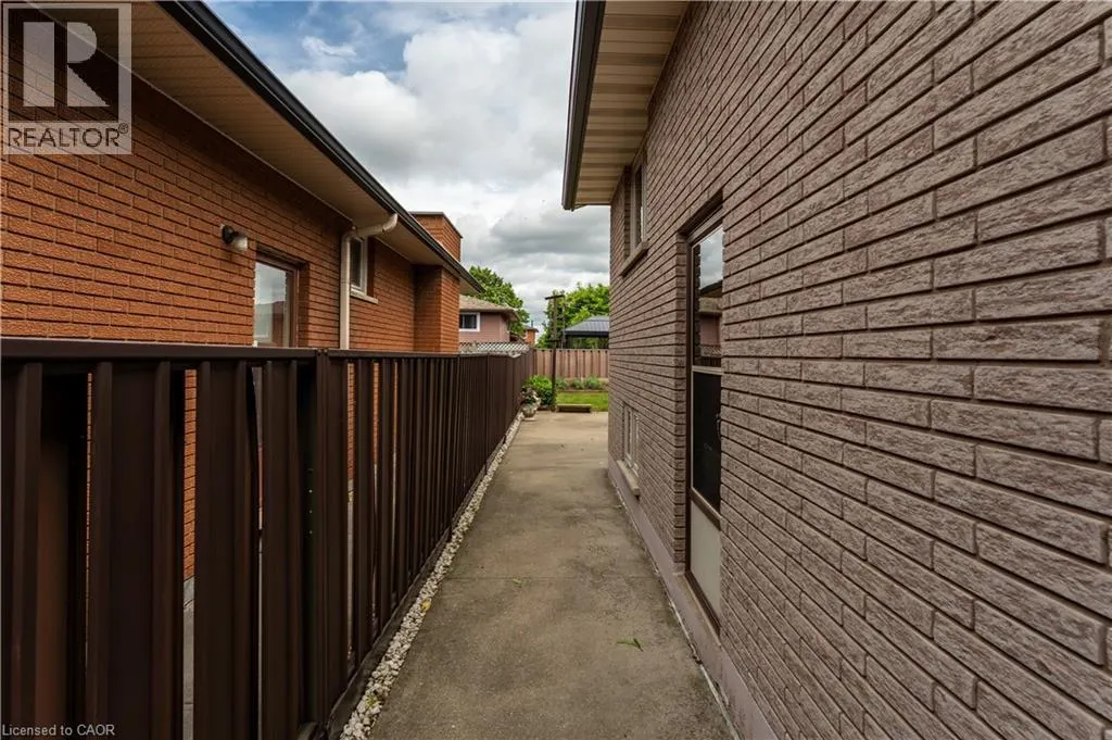 14 VALROSE Drive