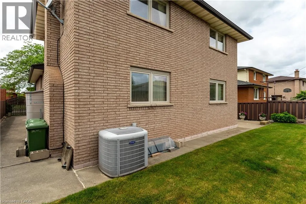 14 VALROSE Drive
