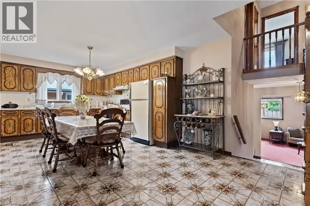 14 VALROSE Drive