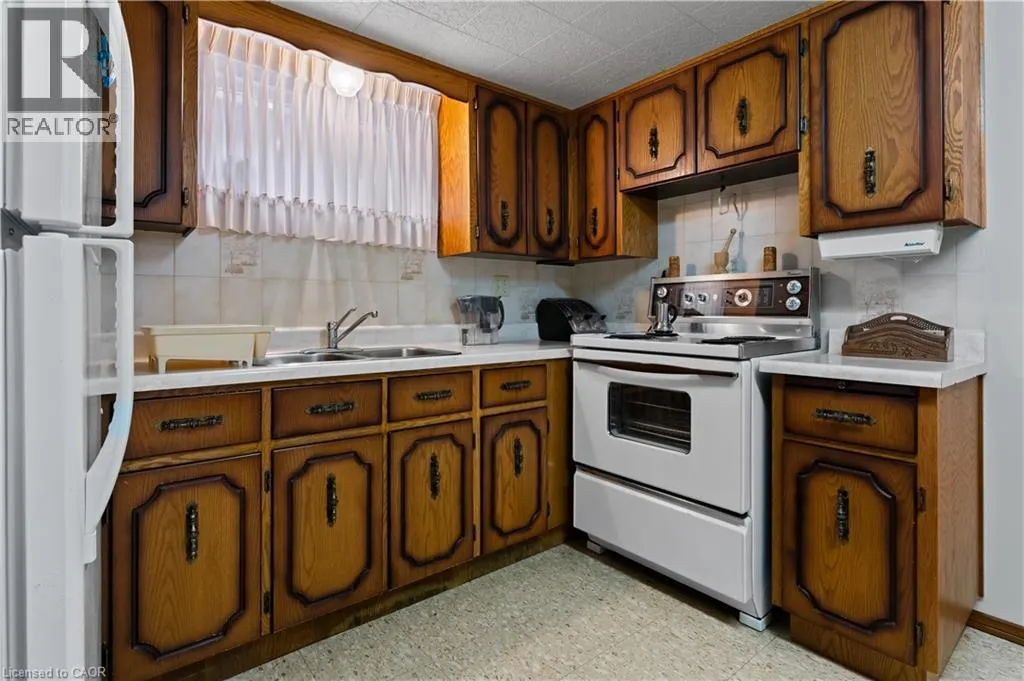 14 VALROSE Drive