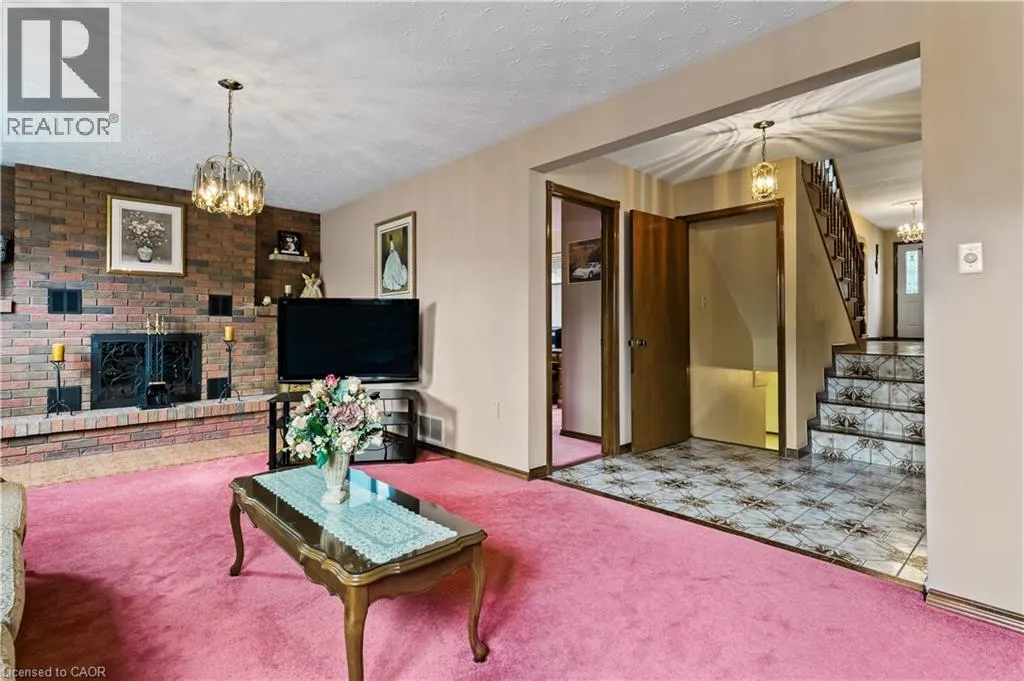 14 VALROSE Drive