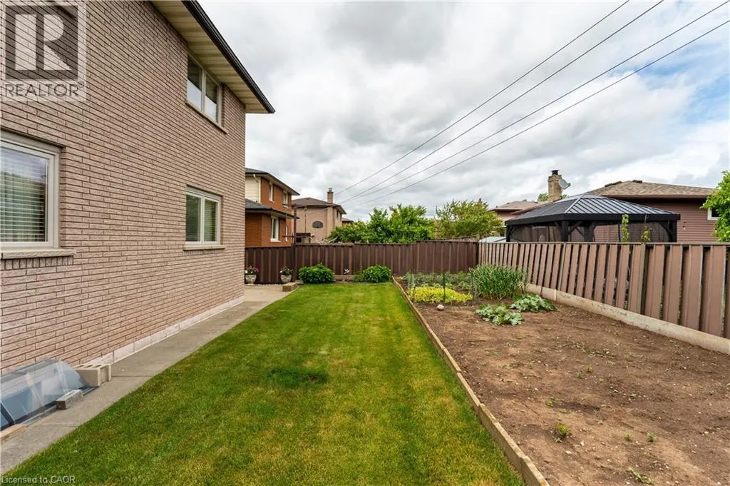 14 VALROSE Drive