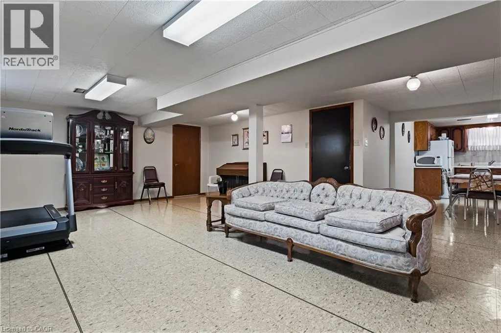 14 VALROSE Drive