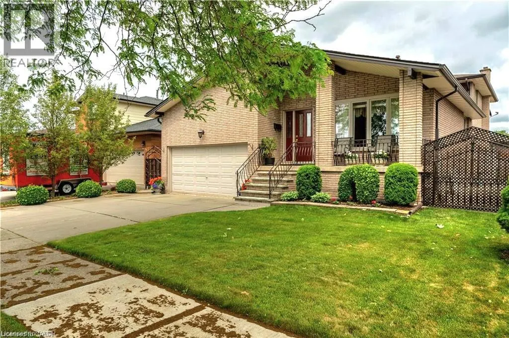 14 VALROSE Drive