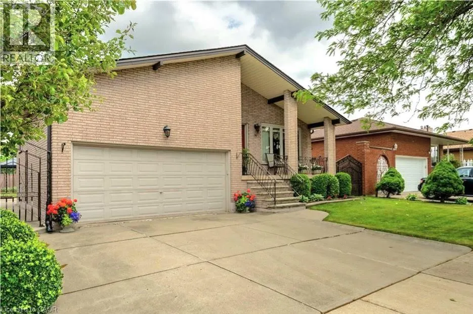 14 VALROSE Drive