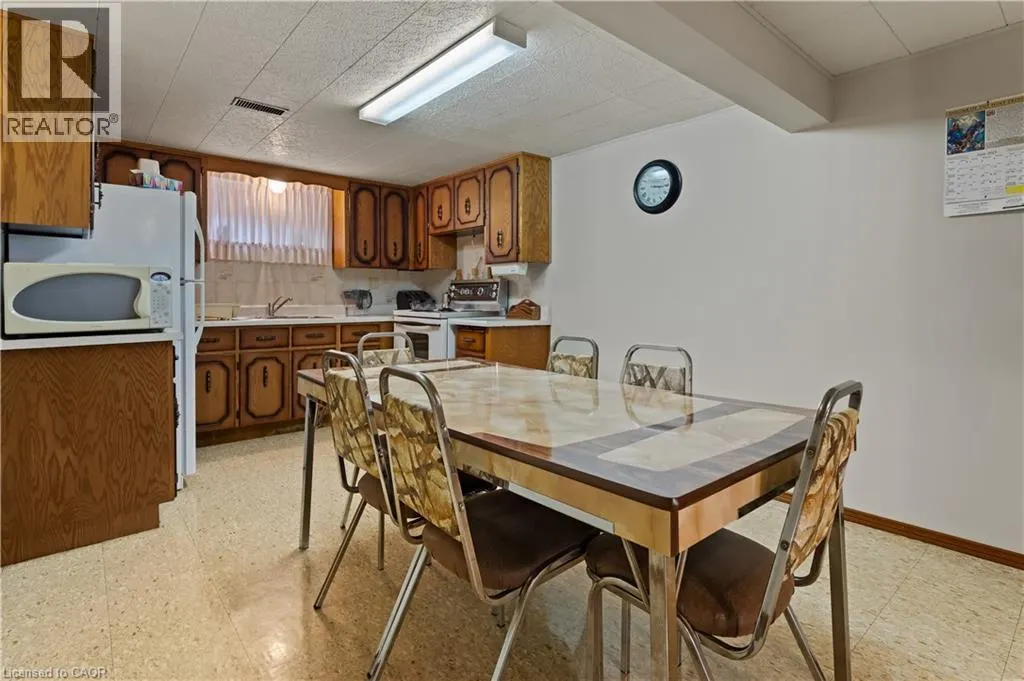14 VALROSE Drive