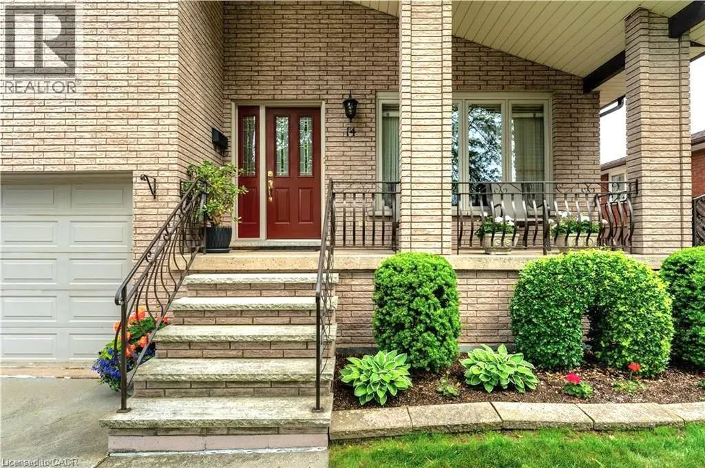 14 VALROSE Drive