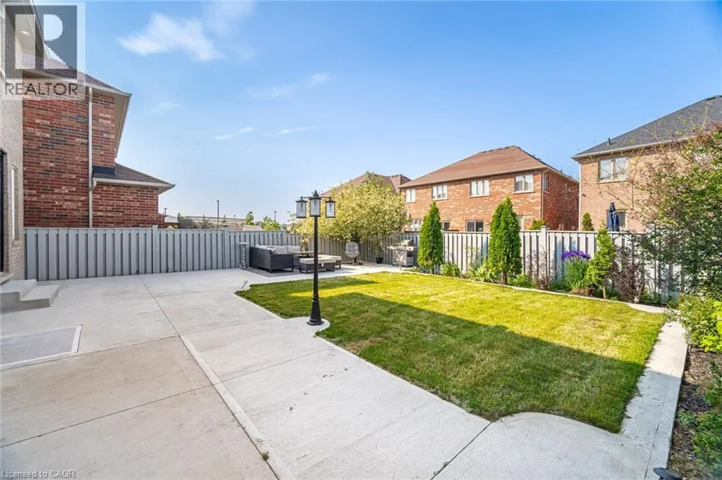 5 FREEDOM OAKS Trail