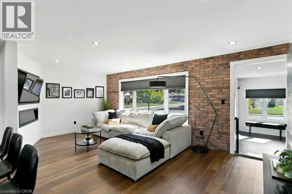 30 CLOKE Court