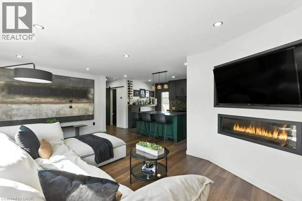 30 CLOKE Court