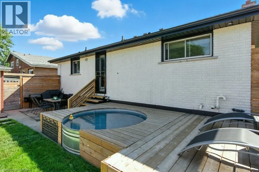 30 CLOKE Court