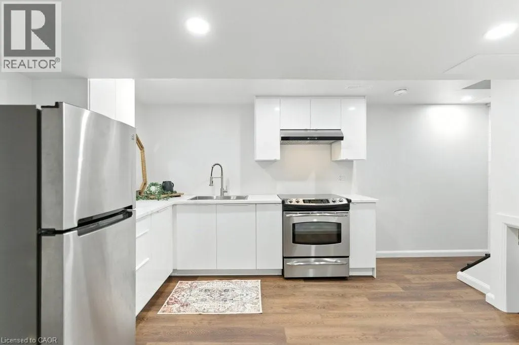 30 CLOKE Court