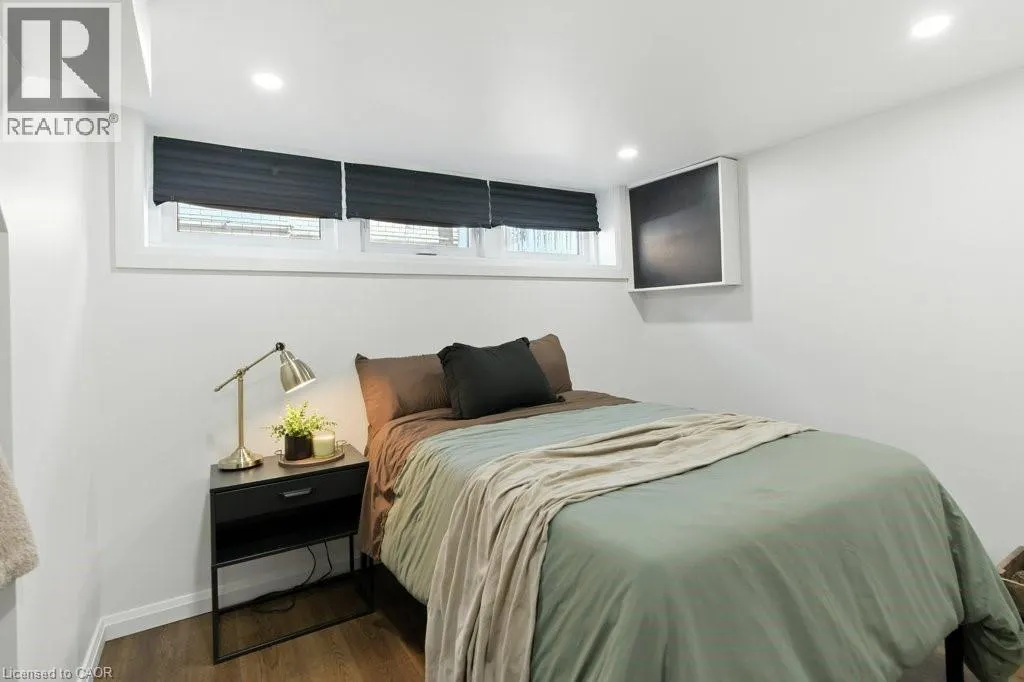 30 CLOKE Court