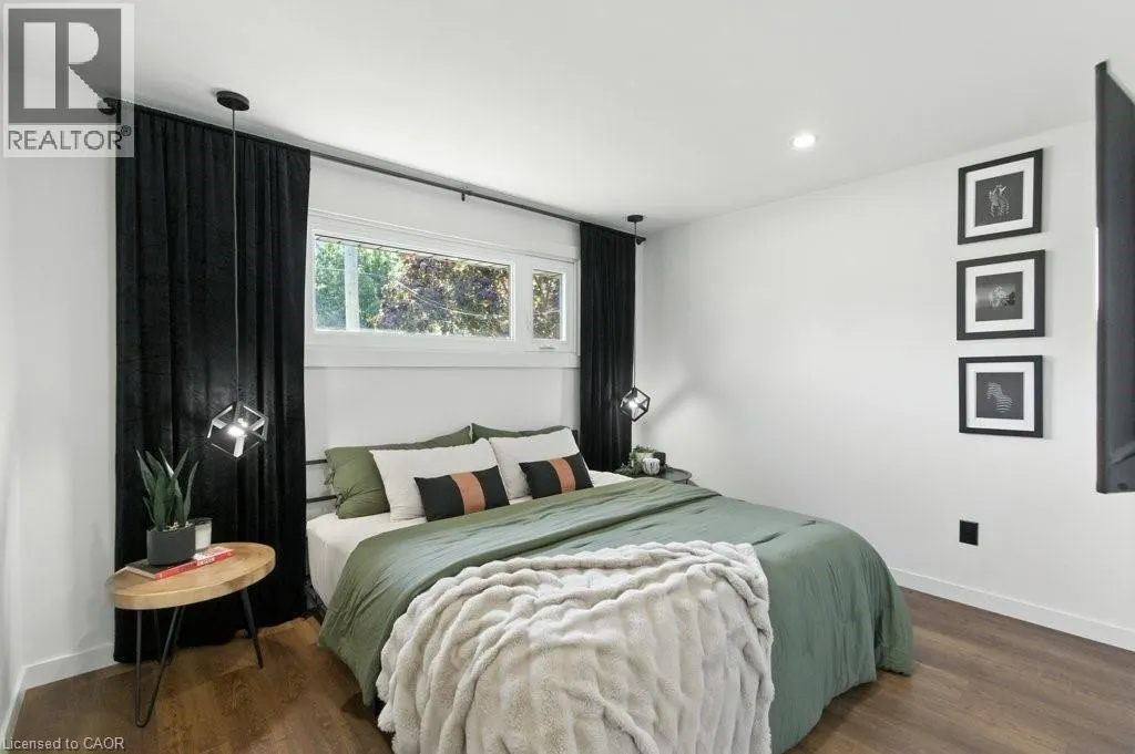 30 CLOKE Court