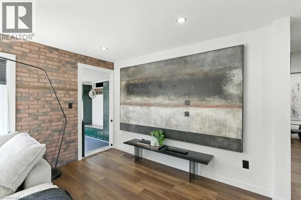 30 CLOKE Court