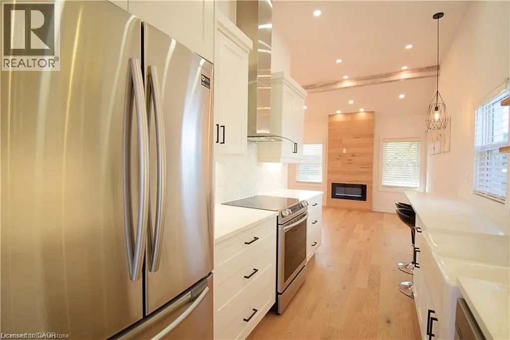 4 LANCASTER Avenue