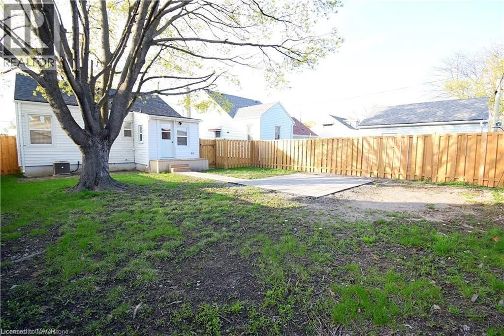 4 LANCASTER Avenue