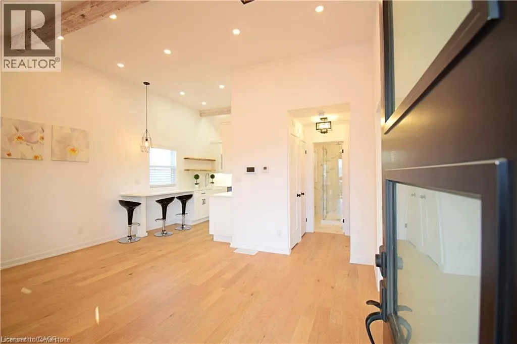 4 LANCASTER Avenue
