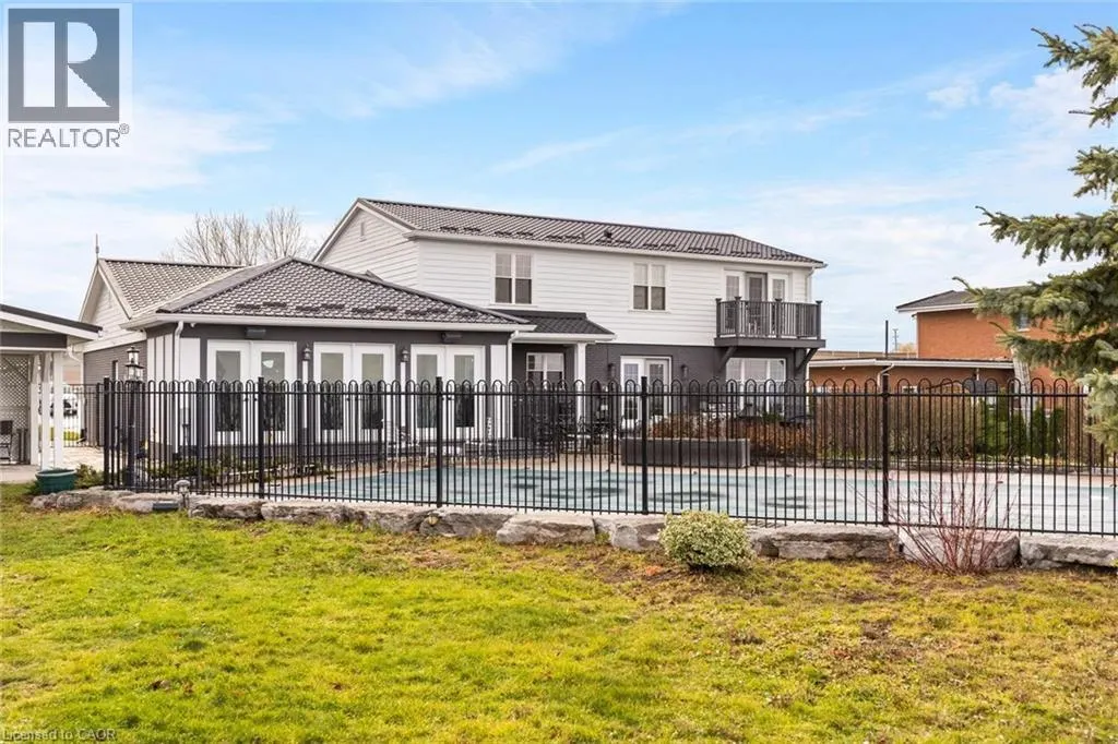 1073 N SERVICE Road