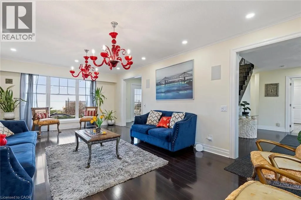 1073 N SERVICE Road