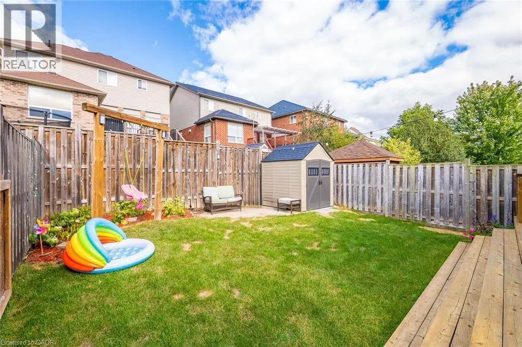 110 OAKES Crescent
