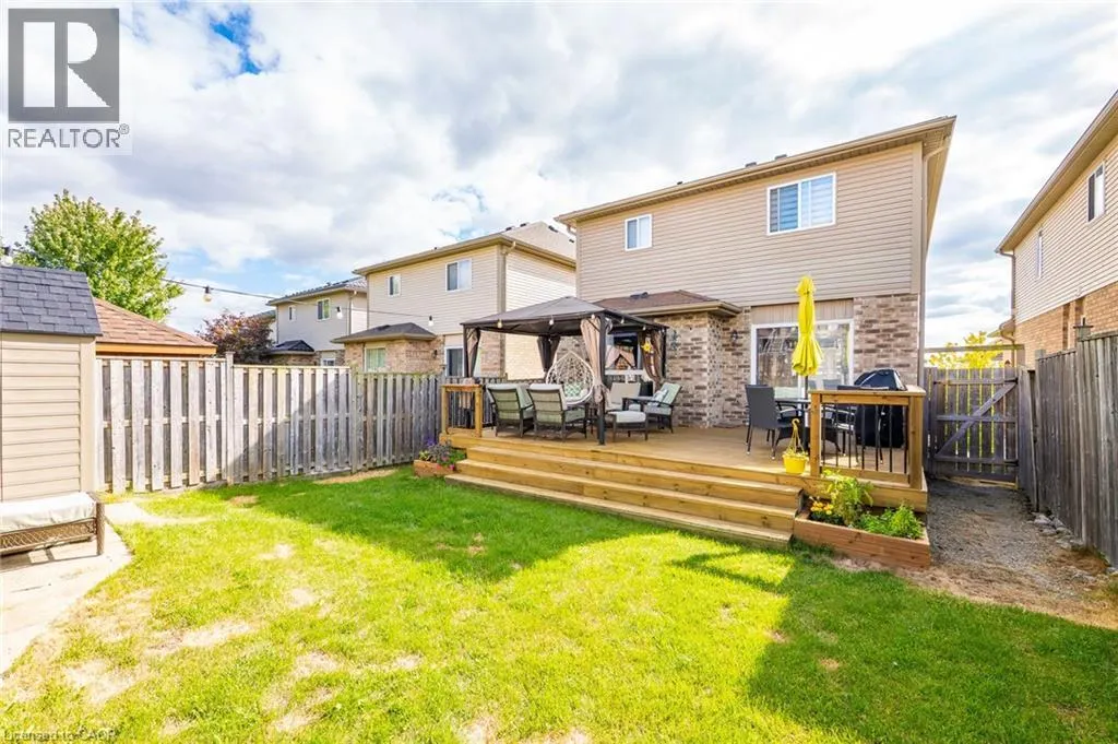 110 OAKES Crescent